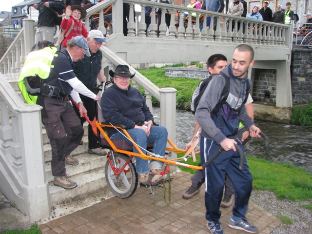 randonnée sportive avec joëlettes, Hotton, 2012